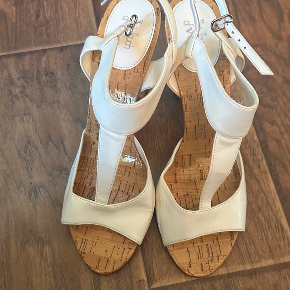 Nina VINTAGE Cream Wedge Sandals - Picture 5 of 5